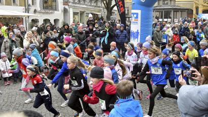 Bild: Hubert Ziegler
Start der Kleinen vor einem Jahr beim Silvesterlauf in Amberg.