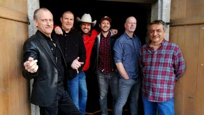 Bild: Heike Bogenberger/exb
Die Band Countryholics spielt im VAZ-Pfarrheim in Burglengenfeld.