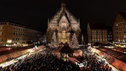 Bild: Daniel Karmann/dpa
Bis auf kleinere Straftaten verlief der traditionsreiche Nürnberger Christkindlesmarkt friedlich. (Archivbild)