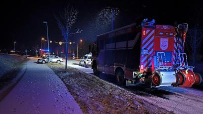 Bild: Jürgen Masching
Im Schneetreiben kam in Eschenbach ein Autofahrer ins Rutschen.