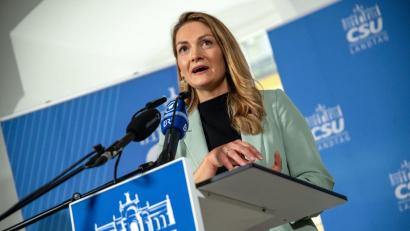 Bild: Pia Bayer/dpa
Bayerns Gesundheitsministerin Judith Gerlach (CSU) dringt auf eine Rücknahme der aktuellen Cannabis-Regelungen. (Archivfoto)