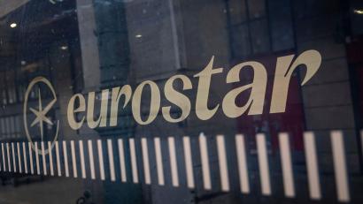 Bild: Aurelien Morissard/AP/dpa
Im Bahnverkehr durch den Eurotunnel kann es auch am Tag nach dem großen Reisechaos zu Verspätungen und Zugausfällen kommen.