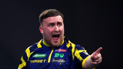 Bild: John Walton/PA Wire/dpa
Legte sich mit den Fans an: Luke Littler.