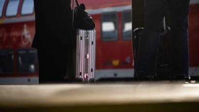 Bild: Marijan Murat/dpa
Immer wieder kommt es zum Diebstahl von Reisegepäck. (Illustration)