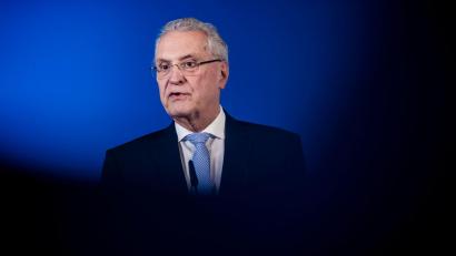 Bild: Christoph Soeder/dpa
Bayerns Innenminister Joachim Herrmann (CSU) äußert sich zu innen- und sicherheitspolitischen Themen. (Archiv)