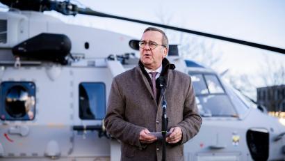 Bild: Christoph Soeder/dpa
Verteidigungsminister Pistorius bezeichnet den neuen Wehrdienst als „zentralen Baustein für die Zukunftsfähigkeit unserer Bundeswehr“. (Archivbild)