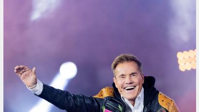 Bild: Rolf Vennenbernd/dpa
Dieter Bohlen und seine Frau Carina sind seit 20 Jahren ein Paar. (Archivbild)