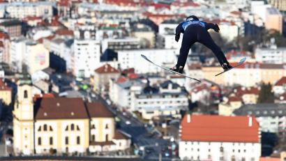 Bild: Daniel Karmann/dpa
Wellinger kommt in Innsbruck nicht zurecht.