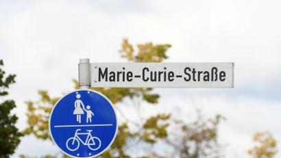 Symbolbild: Gabi Schönberger
Ein 60-jähriger Autofahrer übersah in Weiden einen Fußgänger.