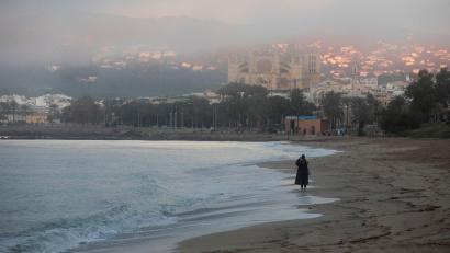 Bild: Clara Margais/dpa
Wie wärs mal mit Urlaub an einem ruhigen, ereignislosen Ort? (Symbolbild)