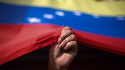 Bild: Boris Vergara/dpa
Die Polizei äußert sich zu dem Verlauf der Versammlungen. (Symbolbild)