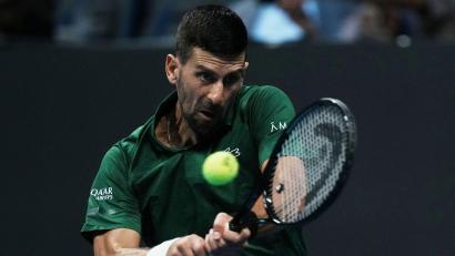 Bild: Thanassis Stavrakis/AP/dpa
Tennisstar Novak Djokovic zieht sich aus der von ihm mitgegründeten Spielergewerkschaft zurück. (Archivbild)