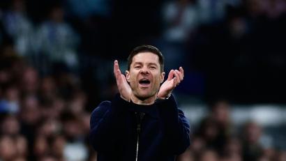 Bild: Pablo Garcia/AP/dpa
Real Madrids Coach Xabi Alonso sah einen am Ende deutlichen Sieg seiner Mannschaft gegen Real Betis Sevilla.