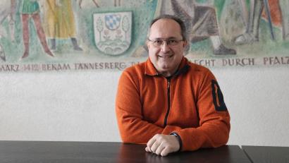 Bild: blf
Ludwig Gürtler (64) möchte eine weitere Amtszeit lang Bürgermeister von Tännesberg bleiben. Er ist der einzige Bewerber in der Marktgemeinde.