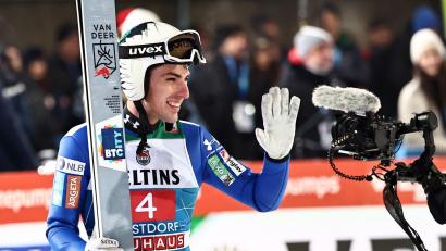 Bild: Daniel Karmann/dpa
Der Slowene Zajc wurde bei der Tournee zweimal disqualifiziert.