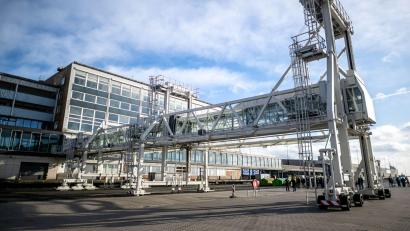 Bild: Sina Schuldt/dpa
Die Bundespolizei nahm einen gesuchten Arbeiter im Kreuzfahrtterminal fest. (Archivbild)