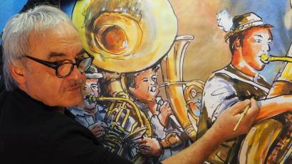 Bild: ubb
Über ein halbes Jahr hat Künstler Erwin Otte an dem imposanten Deckengemälde gearbeitet. Den Großteil der Arbeiten führte er daheim in seinem Atelier aus. Das Gesamtkunstwerk wurde erst kürzlich in drei Teilen als Druck-Leinwand an der Wirtshausdecke installiert.