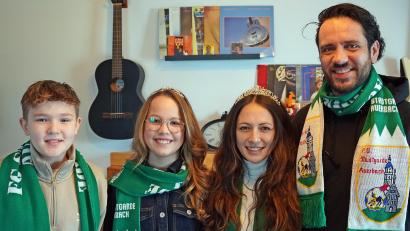 Bild: jma
Die neuen Tollheiten von Auerbach (von links): Jannik Schreck, Ava Riedhammer sowie Melanie und Benjamin Schertl.