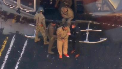 Bild: WABC/WABC TV/AP/dpa
Nicolás Maduro wurde von Spezialkräften begleitet.