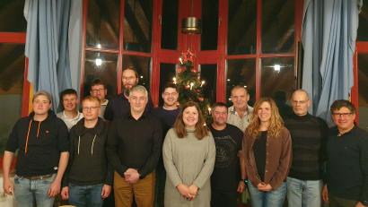 Bild: Gerald Reiter
Die Kandidaten der FAG Stadlern Tobias Wiezorreck, Paul Wurmstein, Tobias Eckl (2. Bürgermeister), Günther Zach, Stefan Sorgenfrei, Michael Riedl (Bürgermeisterkandidat), Thomas Lampl, Theresa Eiber, Peter Reier, Reinhard Lampl, Kathrin Hauer, Gerd Fischer, Gerald Reiter (1. Bürgermeister), nicht auf dem Bild Franz Riedl