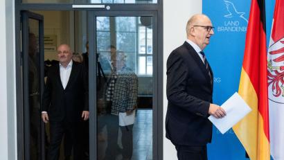 Bild: Christophe Gateau/dpa
Er muss ein neues Regierungsbündnis bilden: Ministerpräsident Dietmar Woidke nach dem Aus der SPD/BSW-Koalition.