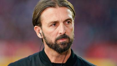 Bild: Uwe Anspach/dpa
FCK-Sportchef Thomas Hengen droht mit Konsequenzen bei Fehlverhalten von Fans