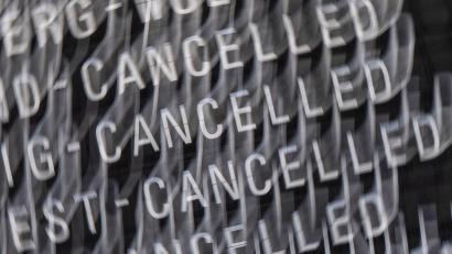 Bild: Boris Roessler/dpa
Im vergangenen Jahr sind weniger Beschwerden bei der Schlichtungsstelle Reise und Verkehr eingegangen. (Archivbild)