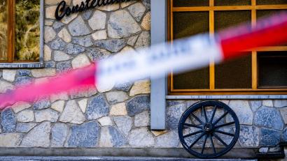 Bild: Jean-Christophe Bott/KEYSTONE/dpa
Seit 2019 fanden in der Bar keine der üblichen Brandschutzkontrollen statt. (Archivbild)