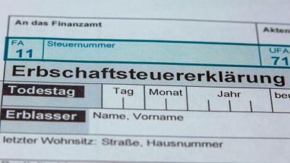 Bild: Jens Büttner/dpa
Die Erbschaftssteuer droht mal wieder zum Zankapfel zu werden. (Illustration)