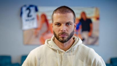 Bild: Uwe Anspach/dpa
Dennis Diekmeier erzählte, wie wichtig der Reitsport für seine Tochter ist. (Archivbild)