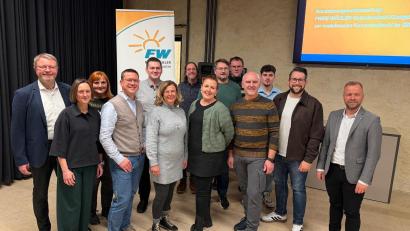 Bild: Norbert Kaduk
Bei der Nominierungsveranstaltung der FW Königstein (von links): Hans Martin Grötsch, Pia Braun, Angela Scheibeck, Jörk Kaduk. Tobias Luber, Silke Pirner, Marco Brunner, Jasmin Seidel-Kreuzer, Markus Arnold, Robert Wedel, Hans Scheibeck, Patrick Schedl, Stefen Kroher, Bernhard Heinisch (MdL)