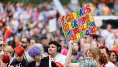 Bild: Daniel Karmann/dpa
Die Grünen fordern endlich einen queeren Aktionsplan für Bayern. (Archivbild)