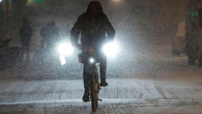 Bild: Jean-Francois Badias/AP/dpa
Auch in Lille fahren die Busse am Morgen nicht.