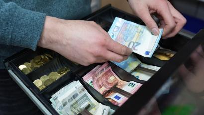 Bild: Marcus Brandt/dpa
Die Inflation in Bayern ist auf den niedrigsten Wert seit Februar 2021 gefallen. (Symbolbild)