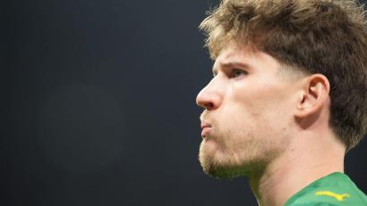 Bild: Marcus Brandt/dpa
Torhüter Gregor Kobel hat das BVB-Trainingslager vorzeitig verlassen. (Archivbild)