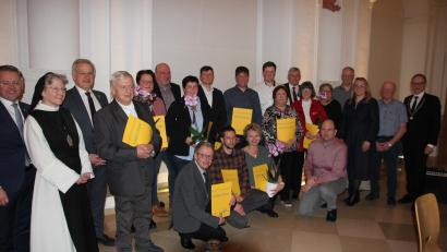 Bild: kro
Viele Waldsassener Bürger wurden beim Neujahrsempfang für ihren ehrenamtlichen Einsatz geehrt.