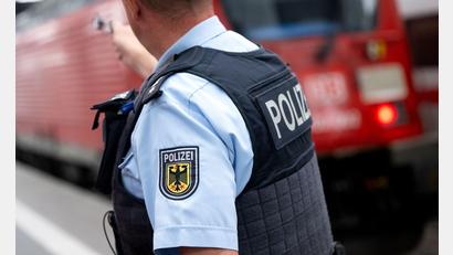 Bild: Sven Hoppe/dpa
Vom 9. bis 11. Januar wird die Bundespolizei ihre Präsenz an großen Bahnhöfen verstärken. (Symbolbild)