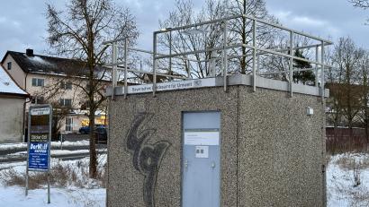 Bild: Petra Hartl
Die Luftgüte-Messstation des Bayerischen Landesamtes für Umwelt liegt in Sulzbach-Rosenberg im Ortsteil Lohe und überwacht die Luftqualität.
