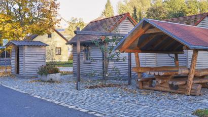 Archivbild: Steinwald-Allianz/exb
Mit dem Regionalbudget der Steinwald-Allianz ist unter anderem die Ortsmitte in Trevesen von der Dorfgemeinschaft gestaltet worden.