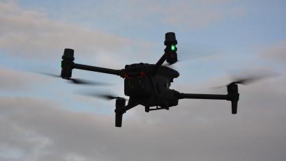 Symbolbild: jr
Die Polizei Oberpfalz setzt Drohnen sowohl zur Einsatzsteuerung, Fahndung und Rettung ein.