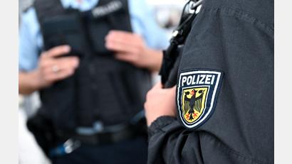 Bild: Sven Hoppe/dpa
Die Bundespolizei ermittelt nach einem Vorfall in einem Regionalexpress wegen Amtsanmaßung. (Symbolbild)