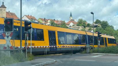 Archivbild: Wilhelm Amann
Nabburg und sein Bahnübergang: Auch 2025 brachte keine endgültige Lösung. 2026 ist nun der Petitionsausschuss des Bundestags am Zug.