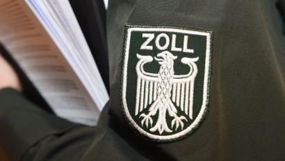 Symbolbild: Stefan Sauer/dpa-Zentralbild/dpa
Das Gold wurde in einer Packung Instantnudeln von den Zöllnern am Münchner Flughafen gefunden.