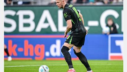 Bild: Harry Langer/dpa
Denis Vavro vom VfL Wolfsburg.