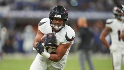 Bild: Michael Conroy/AP/dpa
Seit mehr als 20 Jahren ist American Football Lebensinhalt für Jakob Johnson.