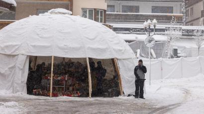 Bild: Philipp von Ditfurth/dpa
Die Schweiz trauert um die Opfer von Crans-Montana.