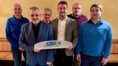 Bild: Michaela Dirrigl
Andreas Scharf, Joachim Ries, Johann Schärtl, Uli Richthammer, Markus Lippert, Gerald Lorenz (von links) treten für die CSU Schmidgaden bei der Gemeinderatswahl an. Nicht im Bild sind Constanze Lorenz und Andreas Burgdorf.