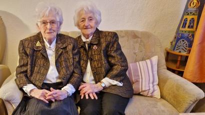 Bild: Thomas Dobler
Amalie Luger und Theresia Demleitner, beide 90 Jahre alt, sind rüstige Zwillinge. Sie leben Im Schwandorfer Ortsteil Ettmannsdorf.