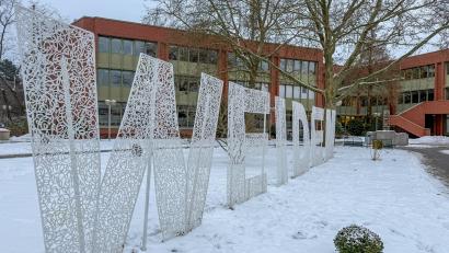 Bild: Gabi Schönberger
Wer zieht am 8. März als Oberbürgermeister in das Neue Rathaus in Weiden ein? Wie wird sich der neue Stadtrat zusammensetzen? Mit Einreichung der Wahlvorschläge schicken zehn Parteien und Wählergruppen Bewerber für das Gremium ins Rennen, acht von ihnen mit einem eigenen OB-Kandidaten.