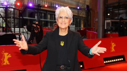 Bild: Jörg Carstensen/dpa
Baez wird 85 Jahre alt. (Archivbild)